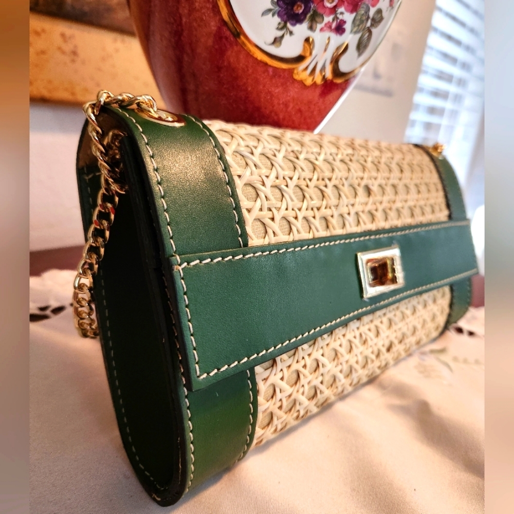 1640-STRAW and LEATHER Green Clutch w/crossbody strap